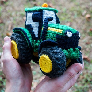 Toota's Tractor Crochet Pattern image 2