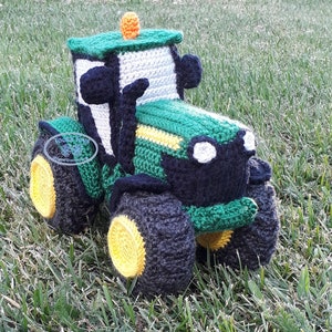 Toota's Tractor Crochet Pattern image 1