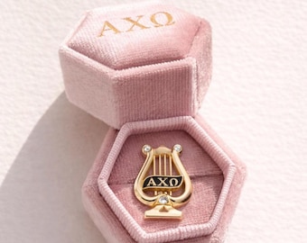 Samt-Abzeichen-Box für ALPHA CHI OMEGA Schwesternschaft | Axo Schwesternschaft Geschenk | Einweihungsgeschenk | Angebotstag | Großes/Kleines Geschenk | Alpha Chi O Gegenwart