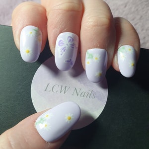 Daisy Nails * Butterfly Nails * Purple Nails * Lilac Nails * Spring Nails * Press on Nails