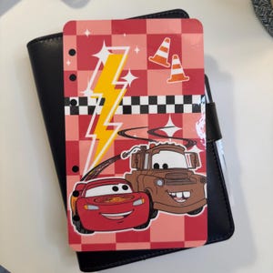 A6 / Personal Buntes Magic Cars Racing Red Themed Dashboard | Anpassbare Budget Binder Einsätze