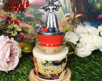 Snow White Candle - 'Revenge' - Mystery Perfume, Fairy Tale Gift, Enchanted Thematic Decoration - Grimm's Tales Inspiration