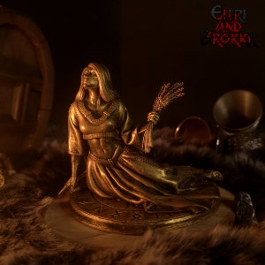 Figurine / Statuette de la déesse Sif et ses cheveux d’or en résine décoration fait main ragnar valhalla thor