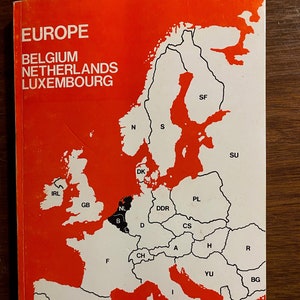 Europe Belgium, Netherlands, Luxembourg - Mark Tinney - 1984 - History - Political, Social, Economic - Condensed History