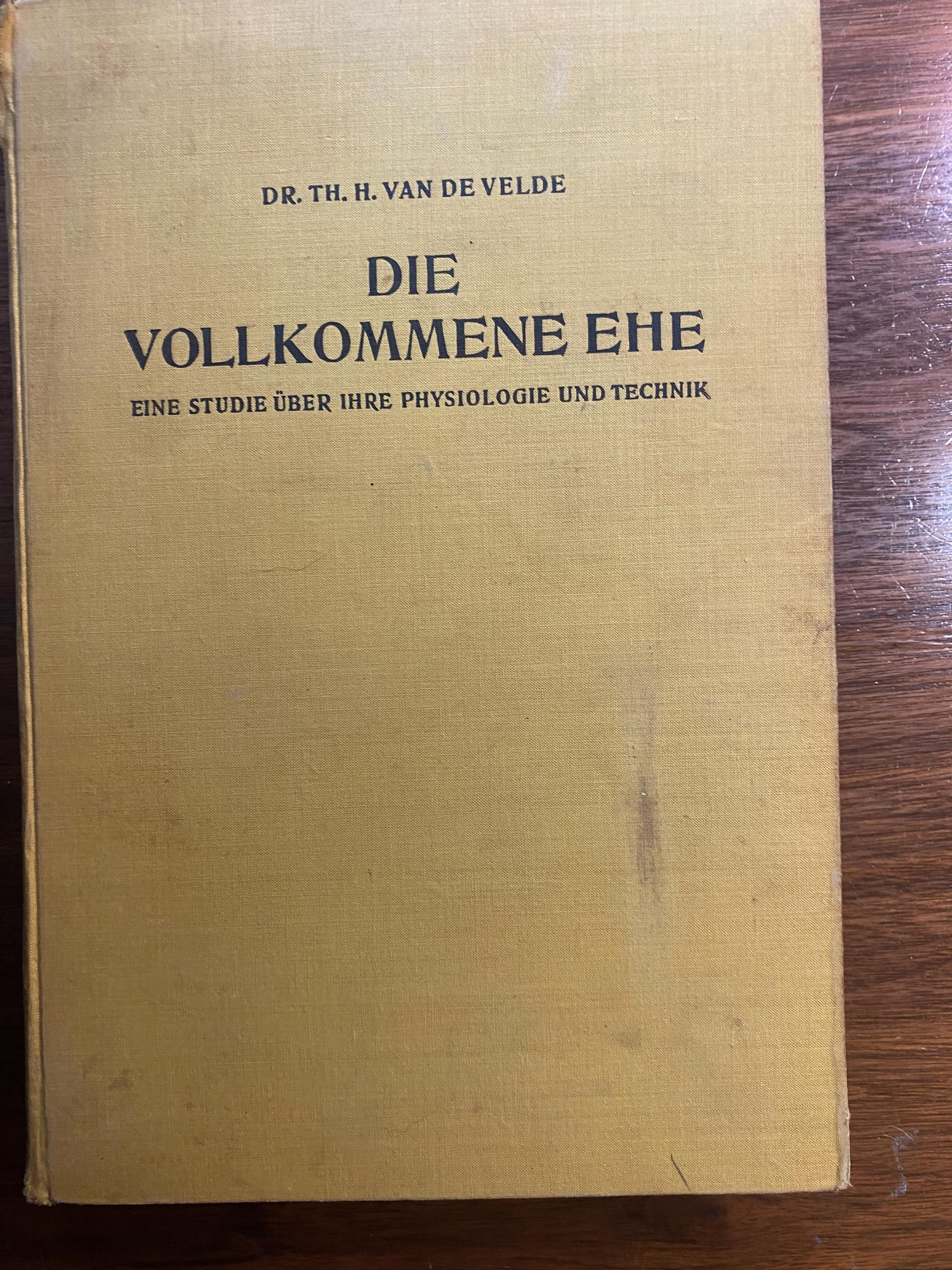 TheVintageBookBin - Etsy 日本