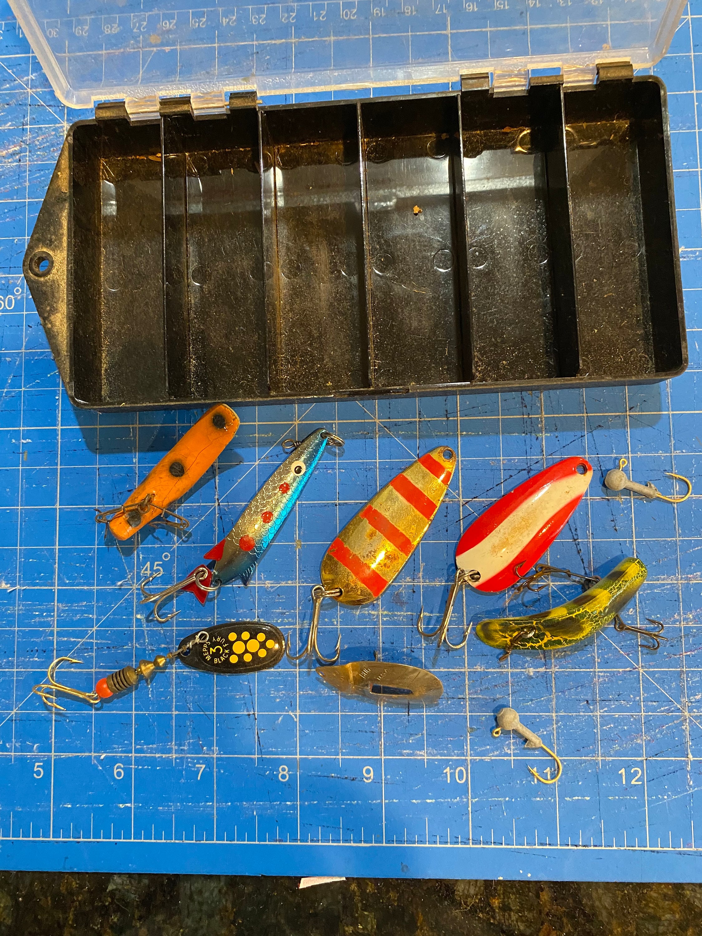 Mepps Killer Kit Fishing Lures Vintage Set 6 in Plastic Case