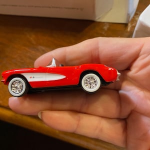 1957 Red Corvette Die Cast Metal Model - 2001 Reader&#39;s Digest Association, Inc.  - New in Box - Model Cars - Collectible - 3&quot; long car