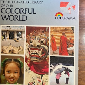 Illustrated Library Colorful World - The Regions of Asia - Raffaello Uboldi - 1974 - History Study - Middle East Iraq Russia India Mongolia