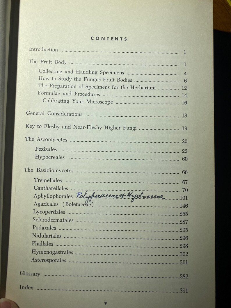 How To Know The Non-Gilled Fleshy Fungi - Mushrooms - Helen / Alex Smith - 1973 - Mycology - Characteristics - Identification - Botany - image 3