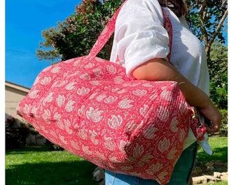 Large Cotton Weekender Travel Bag for Women Handmade Quilted Fabric Duffle Bag Block Printed Overnight Bags Floral Hand Luggage Bag For Sale