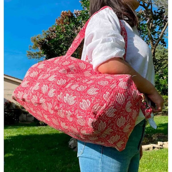 Bolso de viaje grande de algodón para el fin de semana para mujer, bolso de lona acolchado hecho a mano, bolsos impresos en bloque para pasar la noche, bolso de equipaje de mano floral a la venta