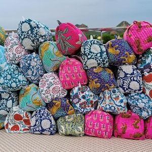Indyjska ręcznie robiona bawełniana pikowana torba, kosmetyczka z motywem kwiatowym, kosmetyczka dla niej, damska torebka/kosmetyczka, mała torba podróżna/etui na prezent świąteczny