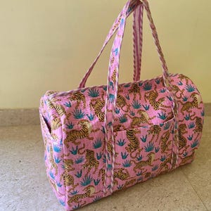 Large Cotton Weekender Travel Bag for Women Handmade Quilted Fabric Duffle Bag Block Printed Overnight Bags Floral Hand Luggage Bag For Sale