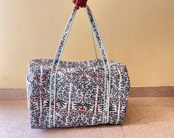 Cotton Weekender Travel Bag for Women Handmade Quilted Fabric Large Duffle Bag Block Printed Overnight Bags Custom Hand Luggage Bag For Sale