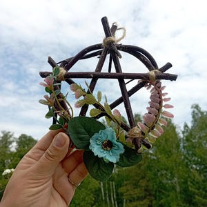 Pentacle de protection, couronne de porte de sorcière, cadeaux wicca pour chambre de sorcière, cadeaux Samhain, couronne de porte, diamètre 15 cm