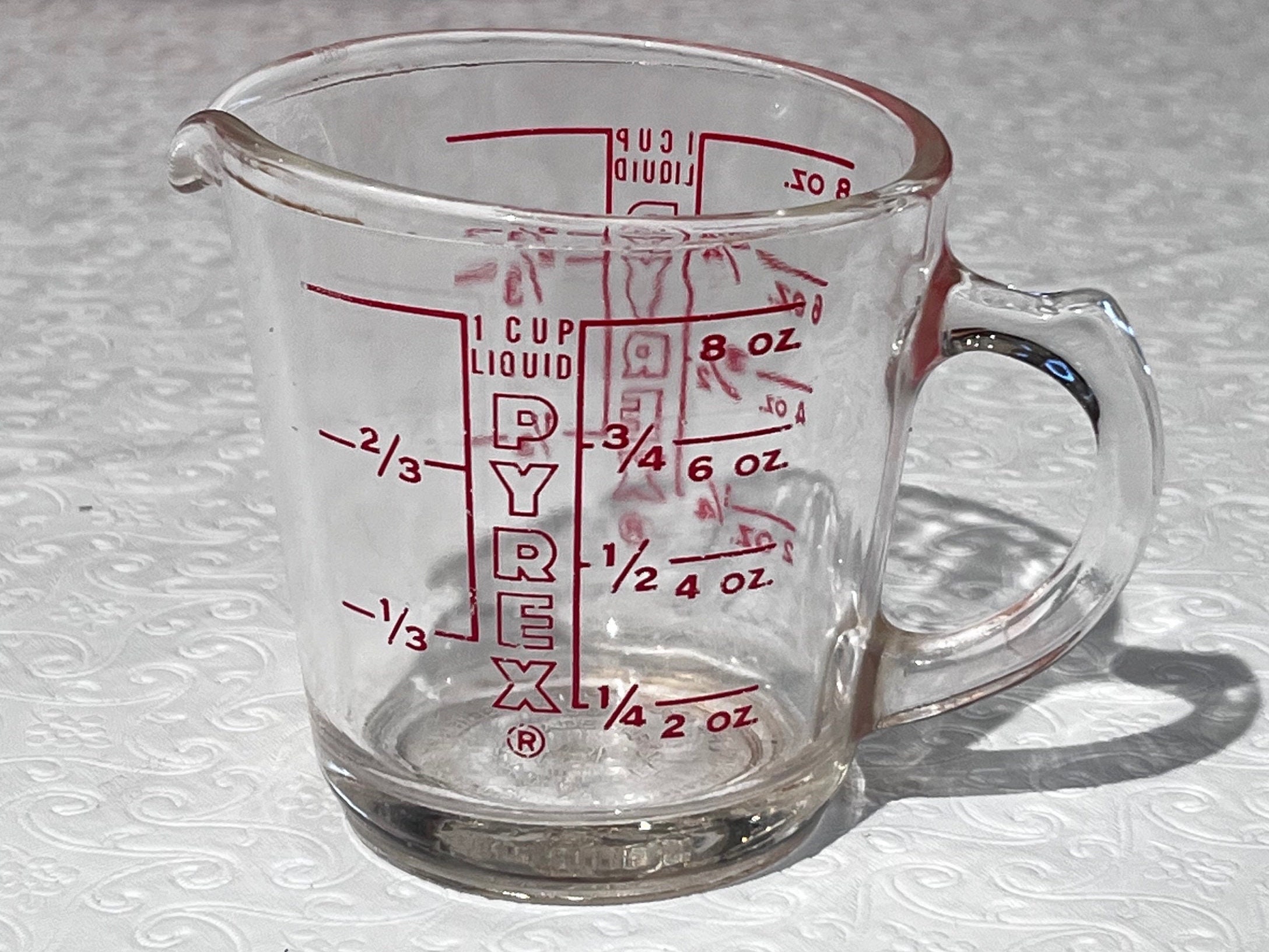 VINTAGE PYREX 2 QT. 8 CUP LARGE GLASS MEASURING CUP WITH HANDLE, MADE IN  USA