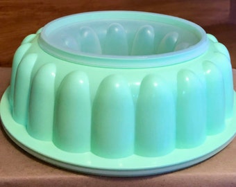 Vintage Tupperware Jel-Ring Jello Mold