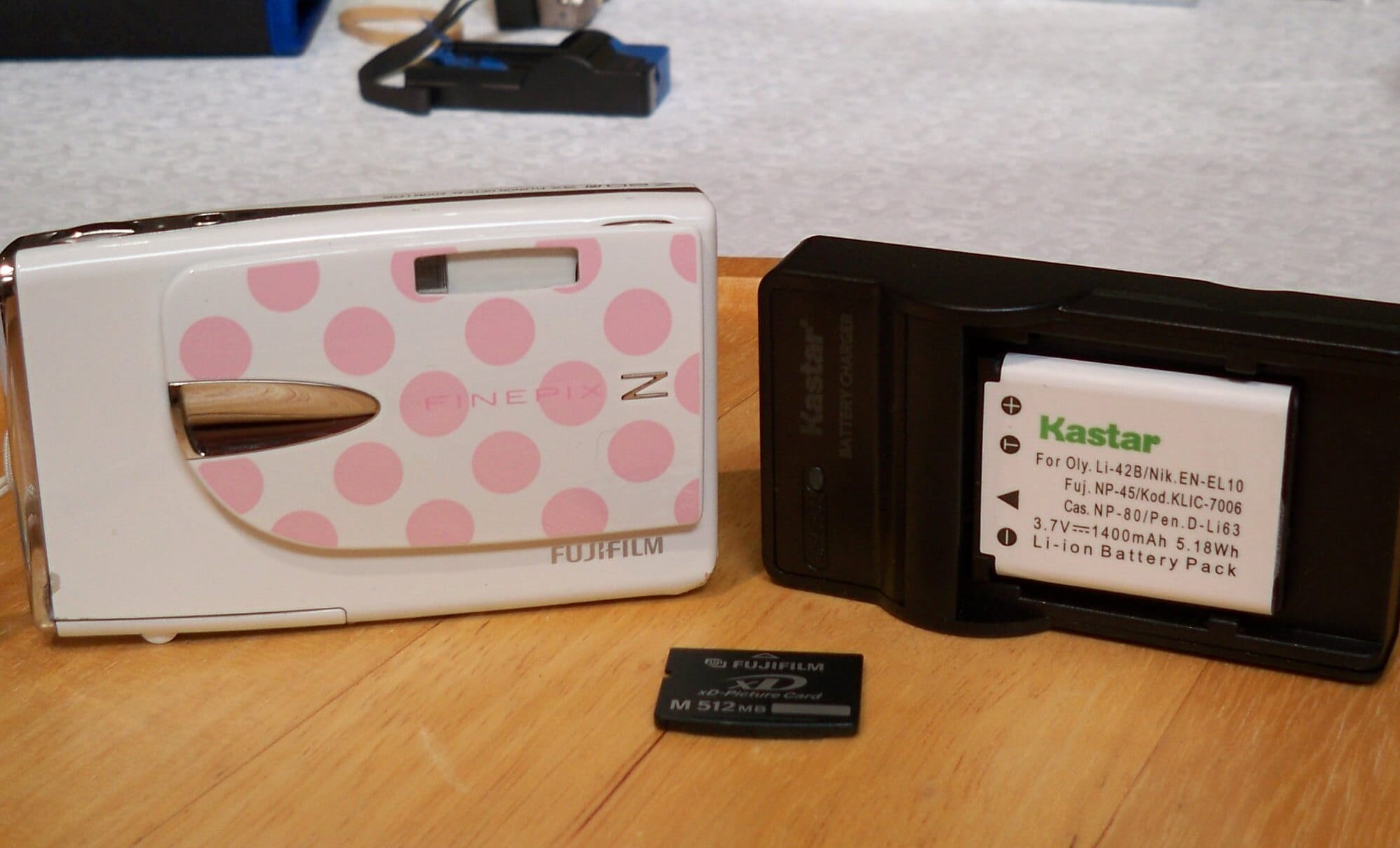 Fujifilm Finepix Z Z20FD 10MP Ready to Shoot Digital Camera