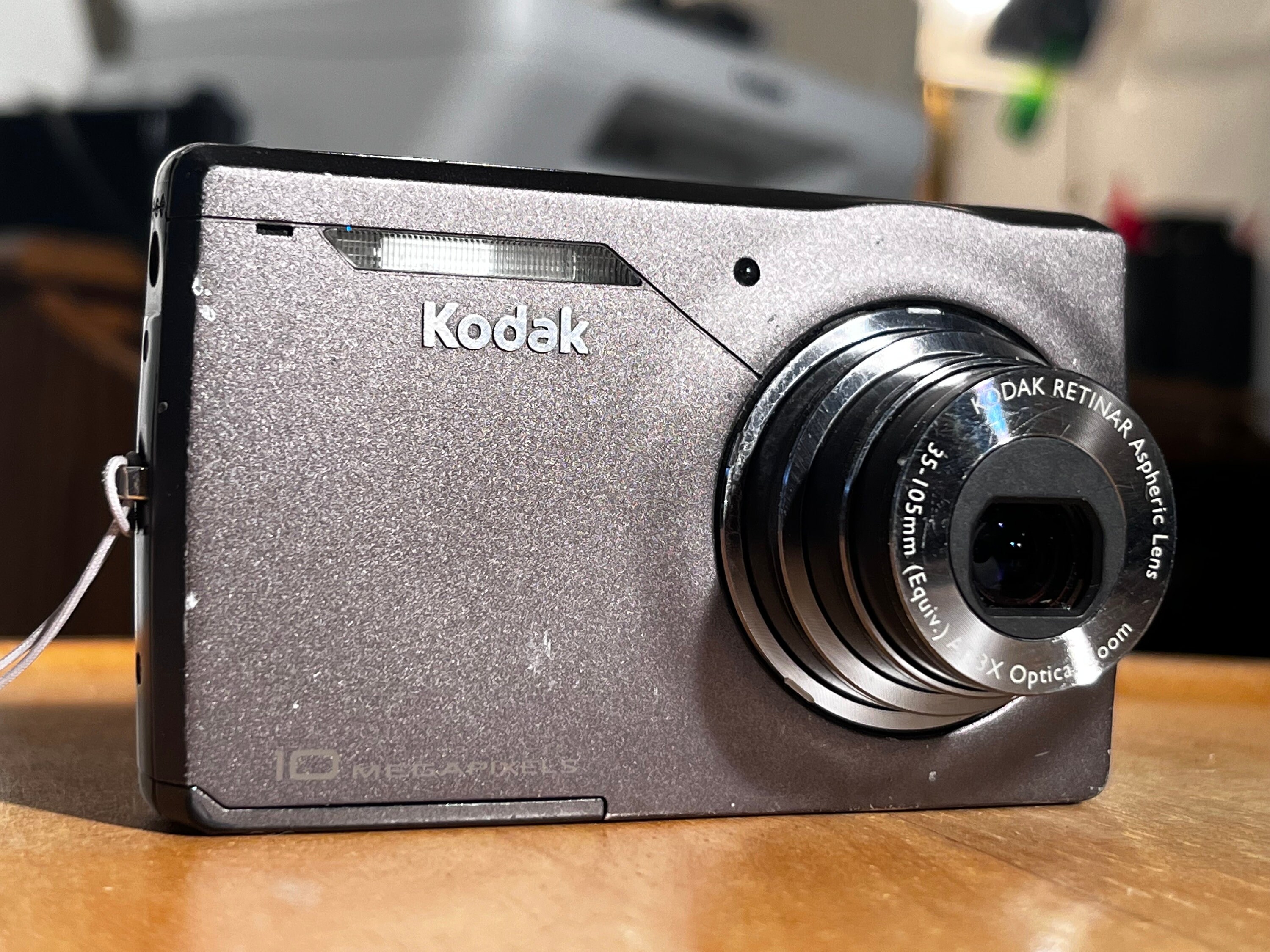 Kodak Easyshare M1033 10 Megapixel Digital Camera Bundle W/ Original