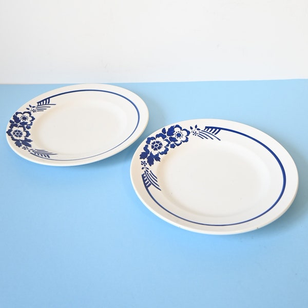 2 Assiettes plates blanche à décor floral bleu, Moulin des Loups et Hamage, Orchies