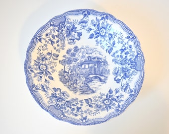 Salad bowl, hollow serving dish, ceramic, white and blue, toile de jouy pattern