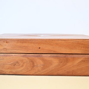 Boîte en bois et laiton, à compartiment, vintage image 5