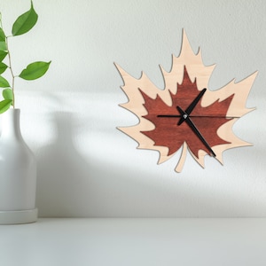 Ahornblatt Uhr, Ahornblatt Wanddekor, Ahornblatt Wandkunst, Blatt Uhr, Blatt Wandkunst, Holz Wanduhr, Holz Wanduhr