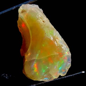 Untreated Ethiopian Opal Rough Specimen, 100% Natural Play of Color Multi Flashing Ethiopian Opal Rough, Ethiopian Opal Rough (PR28)