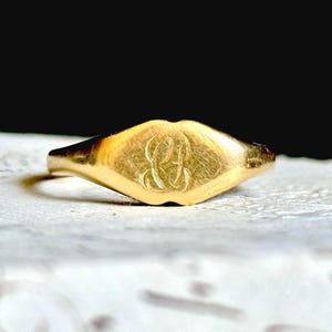 Antique &#39;GS&#39; Signet Ring in 18 Carat Gold; Circa 1920