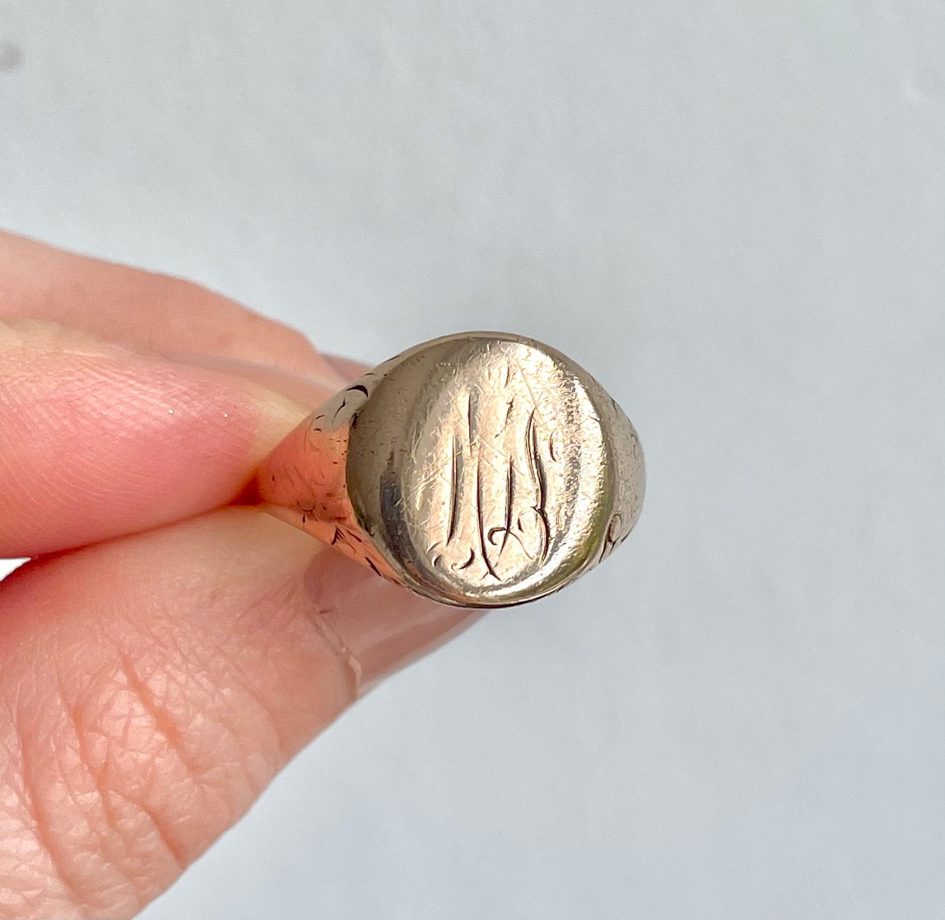 vintage engraved ring aot