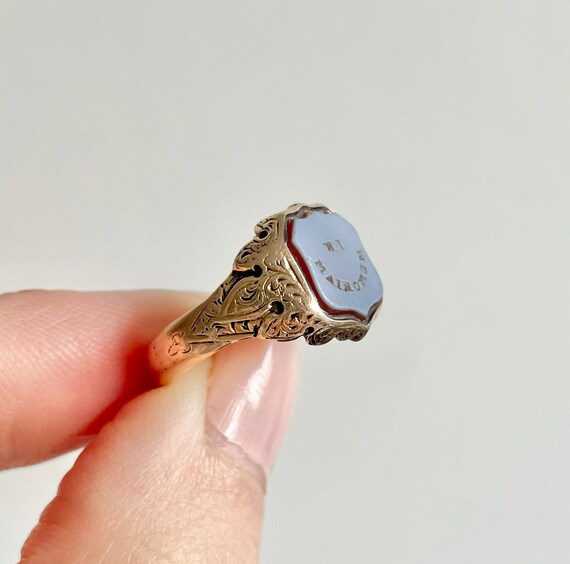 Victorian Sardonyx Mourning Intaglio Ring in 15 C… - image 2
