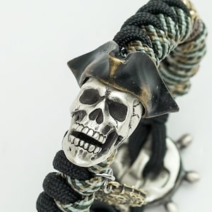 Paracord Bead &quot;pirate Skull &quot; knife bead-lanyard bead-EDC bead-custom bead-gift for men-paracord bracelet bead
