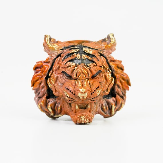 DIY Collier en perles Oeil de Tigre et breloque scarabée DIY Collier en perles Oeil de Tigre et breloque scarabée
