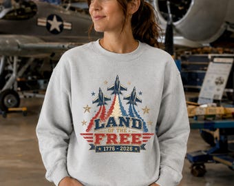 Camiseta "Tierra de la Libertad", camiseta patriótica vintage con diseño de avión de combate, regalo para el espectáculo aéreo del 4 de julio, Día de la Independencia de EE. UU. 1776-2026 para hombres y mujeres.