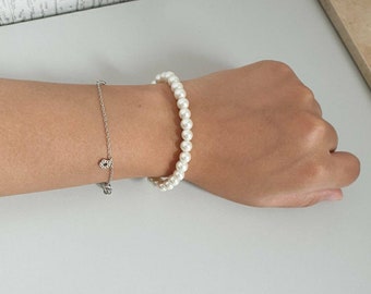 White/Ivory elegant glass pearl bracelet