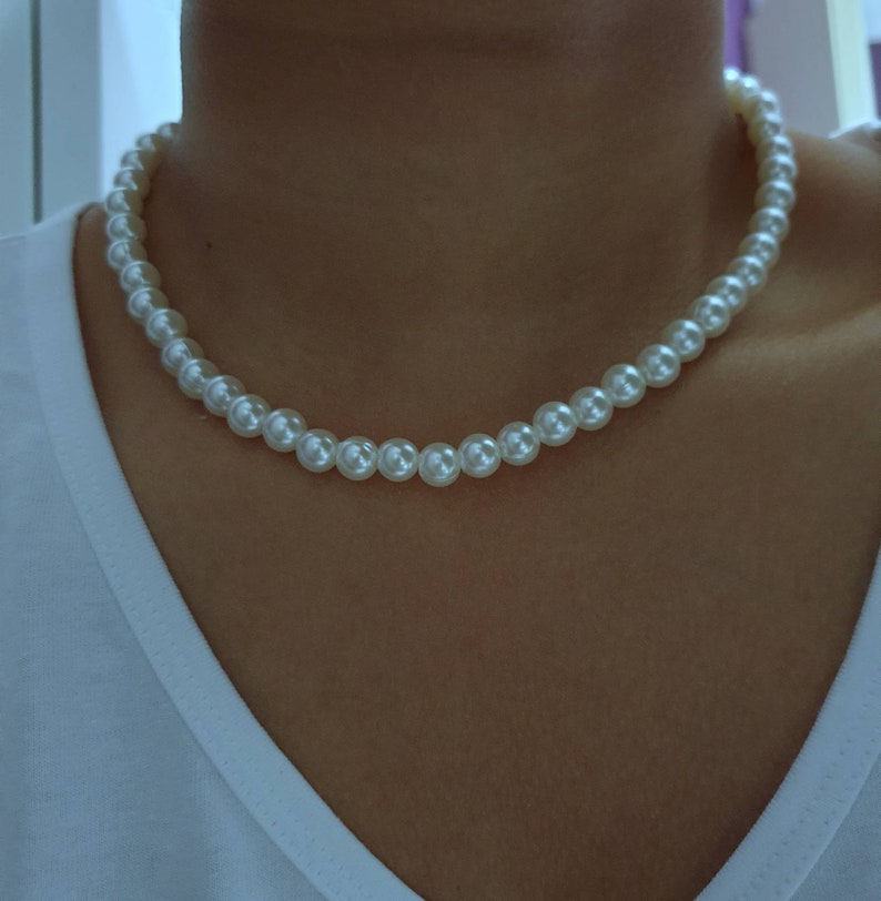 Elegant 8mm Acrylic Pearl necklace 