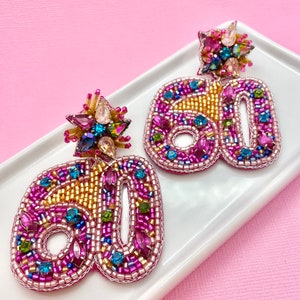 Boucles d'oreilles en perles pour 60e anniversaire, anniversaire important, fête pour 60e anniversaire, cadeau pour 60e anniversaire, idée cadeau pour elle, idée cadeau unique, 60 boucles d'oreilles