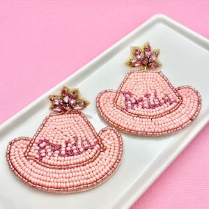 Pinke Braut Cowboy Hut Perlen Ohrringe, Junggesellinnenabsicht, Hochzeit, Country Bride, Nashville, Cowboy Boot Ohrring, Cowboy Hut Ohrring, Texas