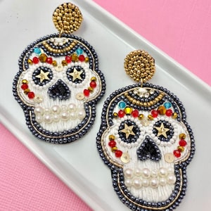 Beaded Sugar Skull Earrings, Halloween Earrings, Skeleton Earrings, Day of the Dead, Dia de la Muerte, Cinco de Mayo, Witch Earrings