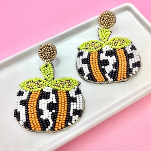 Pendientes de calabaza con estampado de leopardo: joyas para el Día de Acción de Gracias de otoño