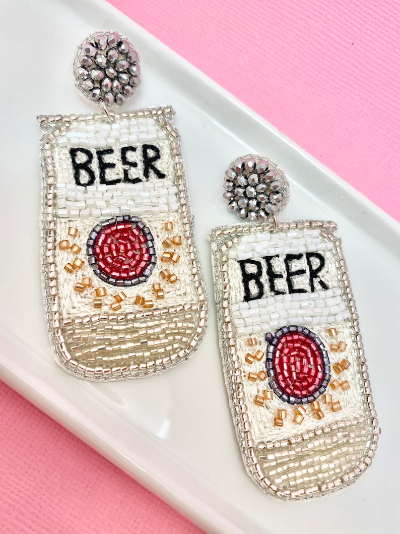 Boucles d'oreilles canette de bière en perles, alcool, université, grec, fête, ruée vers la bière, boucles d'oreilles 4 juillet, boucles d'oreilles États-Unis, cadeau amateur de bière, chope de bière image 1