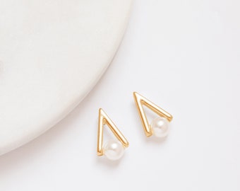 Gold Triangle Stud Earrings with Pearl, Pearl Triangle Stud Earrings in Gold, Simple Stud Earrings