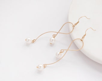 Sophisticated Gold Pearl Drop Earrings on Snake Chain, Luxurious Gold Pearl Drop Earrings on Fine Snake Chain, Elegant Pearl Drop Earrings