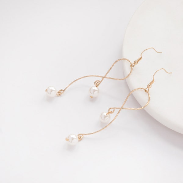 Sophisticated Gold Pearl Drop Earrings on Snake Chain, Luxurious Gold Pearl Drop Earrings on Fine Snake Chain, Elegant Pearl Drop Earrings