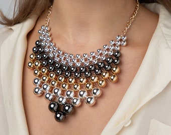 Multi Perlen Statement Halskette | Drei Ton Gold Silber Kollektion | Statement Halskette | Zierliche Halskette | Lätzchen Halskette