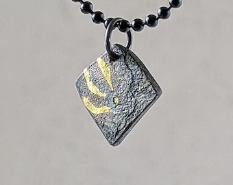 Handgeschmiedete Gehämmerte 24k Goldfolie Damast-Stahl-Anhänger
