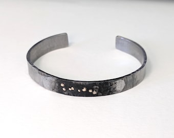 Halb gehämmert Distressed Stahl Manschette Armband Sterling Silber Dot