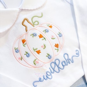 Kürbis mit Blumen Heirloom Satin Maschinenstickerei