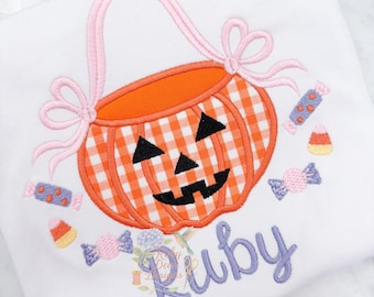 Kürbis-Mädchen-Applikation aus Satin mit Mini-Bonbons, Füllstich-Stickerei-Design