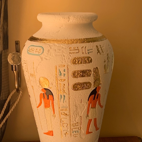 Schöne ägyptische Vase, Hieroglyphen und ägyptische Figuren, Dekoration für Ihr Zuhause, perfekt für ein Geschenk, hergestellt in Europa